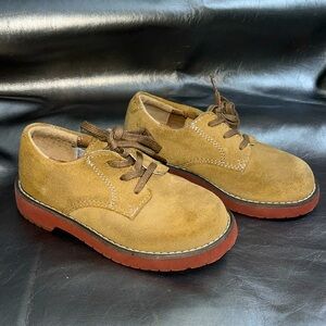 Speery Top-Sider suede material dress shoe.